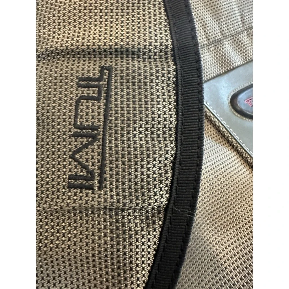 TUMI TECH GREEN BACKPACK LAPTOP CARRIER MESSENGER TRAVEL BAG